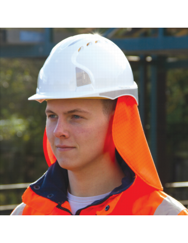 <img alt="Capa protectora Hi Visibility Neck Cape, color naranja, compatible con cascos JSP EVO y Hardcap Aerolite, con protecc