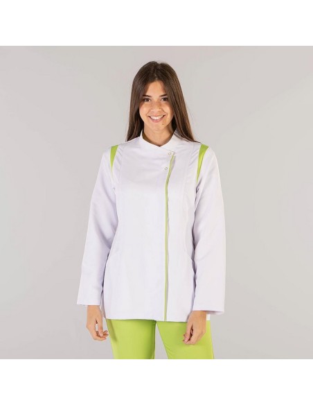 <img src="blusa_mujer_leyre.jpg" alt="Blusa Mujer Leyre de microfibra antibacteriana con detalles en tejido Aerosilver, ideal p