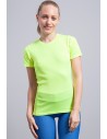 Camiseta deportiva de mujer, con costura decorativa en frente, espalda y mangas. Ligeramente entallada.