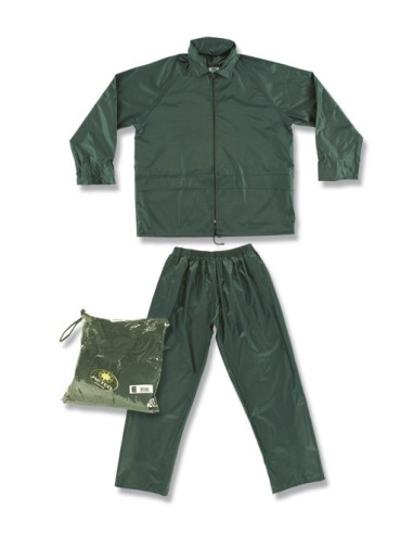 Traje de agua. INGENIERO. Color verde
Conjunto chaqueta pantalón. Muy ligero y flexible. Capucha escamoteable en cuello y ajus