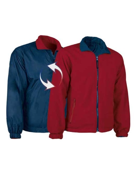 Chaqueta reversible fabricada con doble capa de tejido, un lado en tejido hidrofugado y el otro en tejido polar antipeeling. Cu