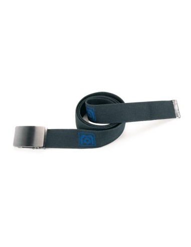 Cinturón negro en algodón de primera calidad y con hebilla de aluminio de alta resistencia. Adaptable a cualquier cintura con f