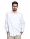 Camisa caballero semi-entallada de manga larga con un tejido popelín de 115 gr/m2. Cuello italiano, un botón en el puño y sin t